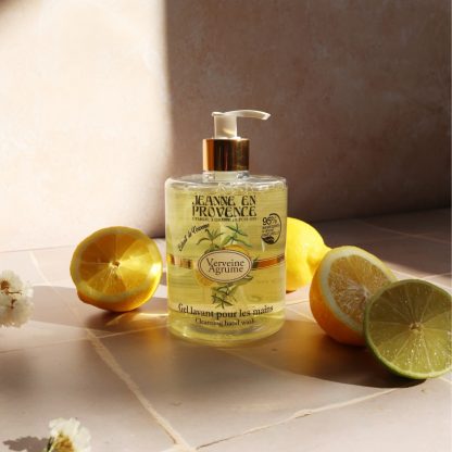 Gel lavant pour les mains 500 ml gamme Jasmin Secret Jeanne en Provence made in France entouré de citrons