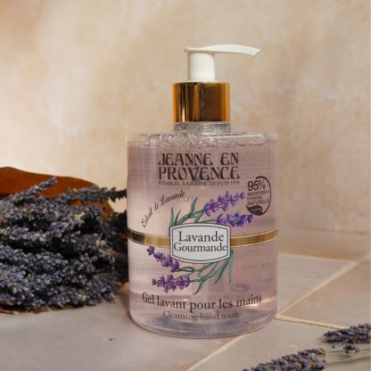 Gel lavant pour les mains 500 ml gamme Lavande Gourmande Jeanne en Provence made in France avec un bouquet de lavande